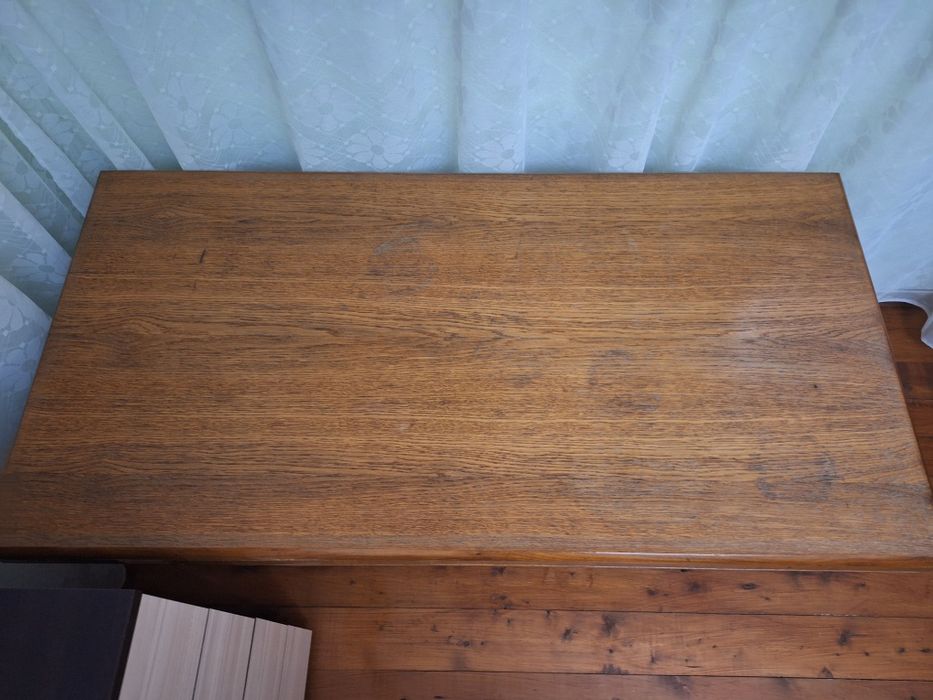 Дървена холна маса