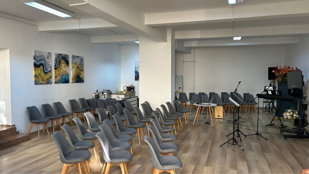 Inchiriez 2 spatii in Craiova