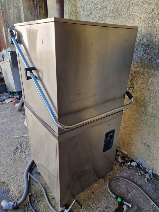 Mașina spălat vase cu capota, ciclu scurt, inox, la 380v
