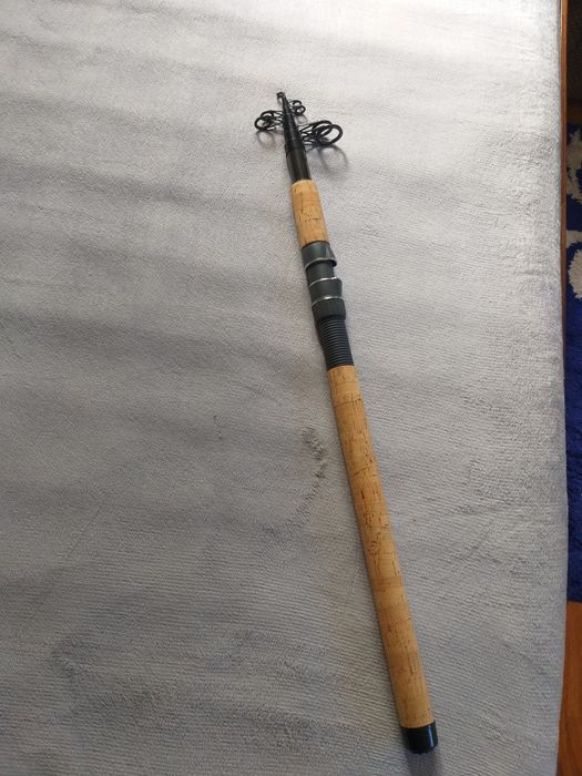 Lansetă de pescuit.