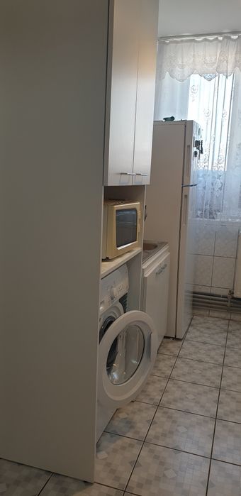 Inchiriez apartament