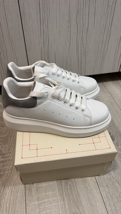 Adidasi Alexander McQueen