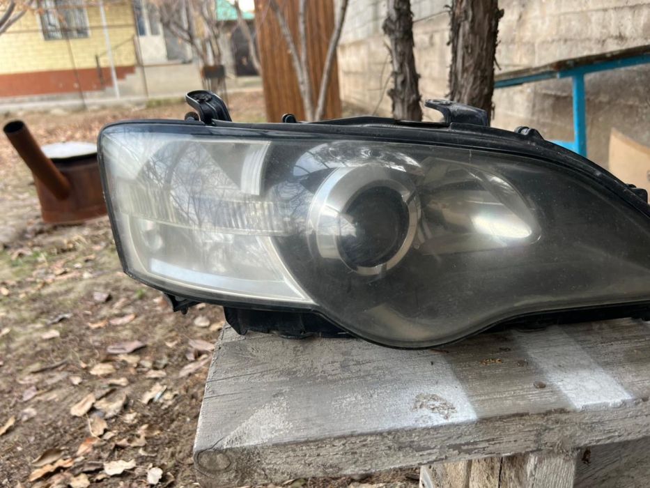 Субару оутбак машинасынын фарасы