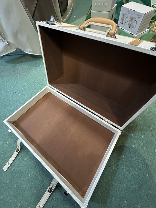 Мини чемоданчик белый