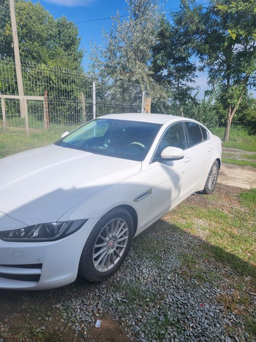 Vând Jaguar xe motor defect