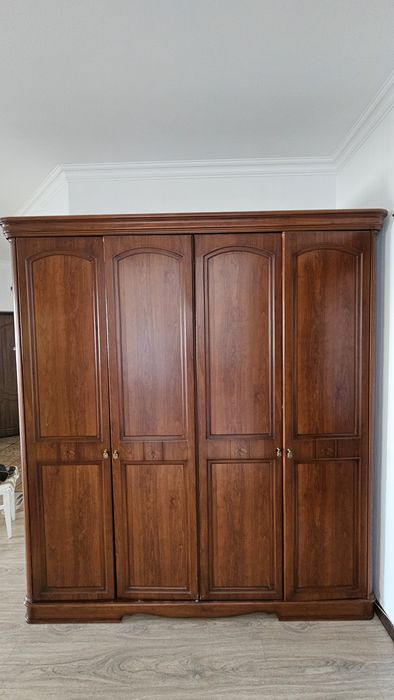 шкаф большой 4 -х дверный