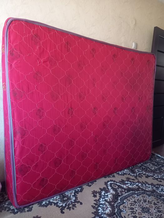 продам двухспальную кровать