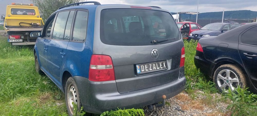 Dezmembrari Volkswagen Touran 1.6 FSi cod BAG