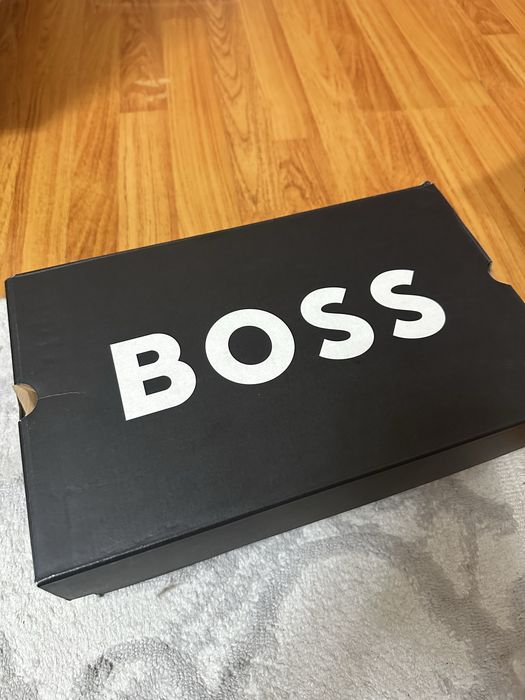 Продам мужскую обувь Boss 41 рр