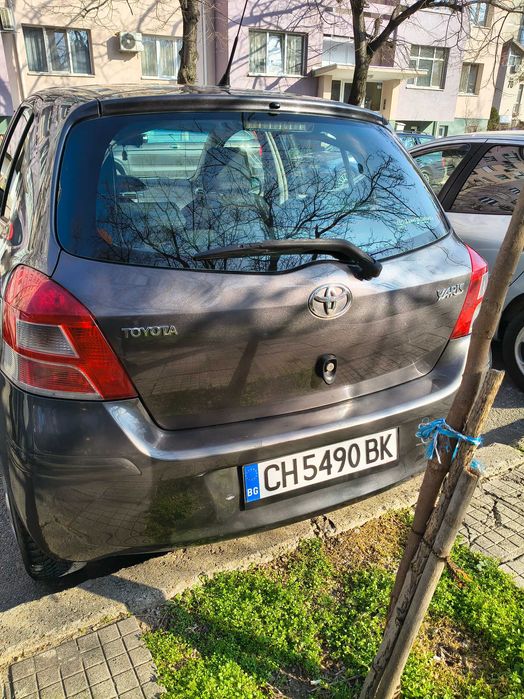 Тойота Ярис Газ- Бензин