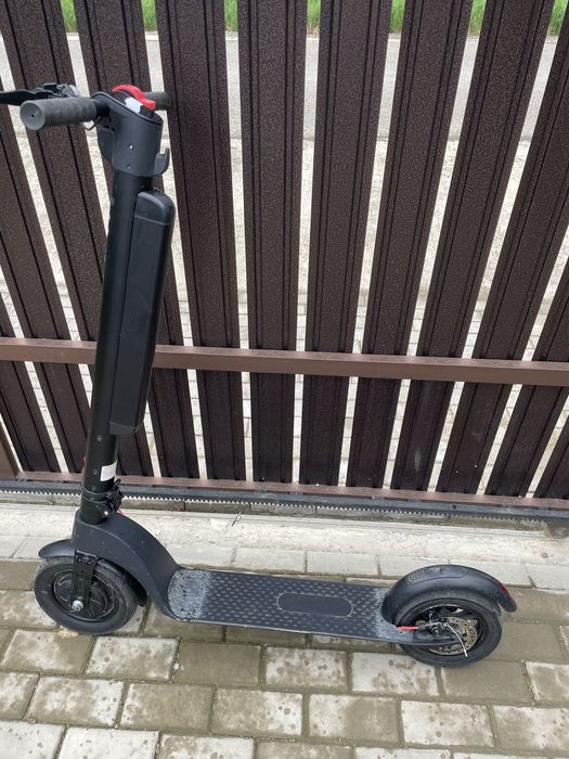 Tretineta electrica ISEN X8 , 350 W, 38km/h, autonomie pana la 35 km