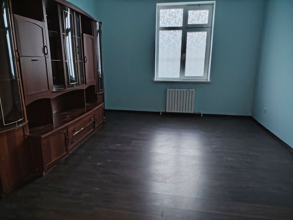 Ижарага Уй. Човкай тарафда наъмунали котедж