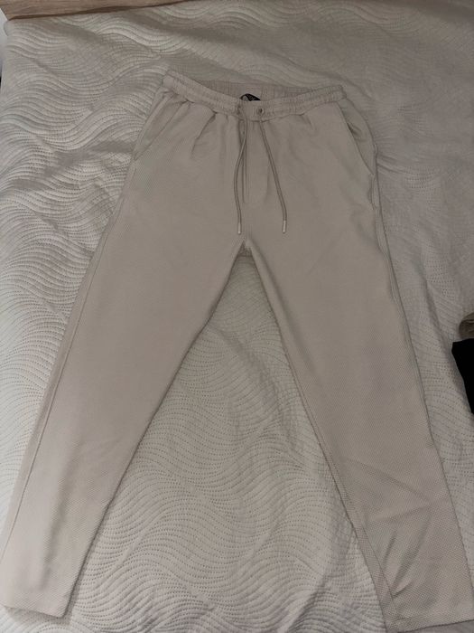 Мъжки дрехи - нови и малко носени в ново състояние.