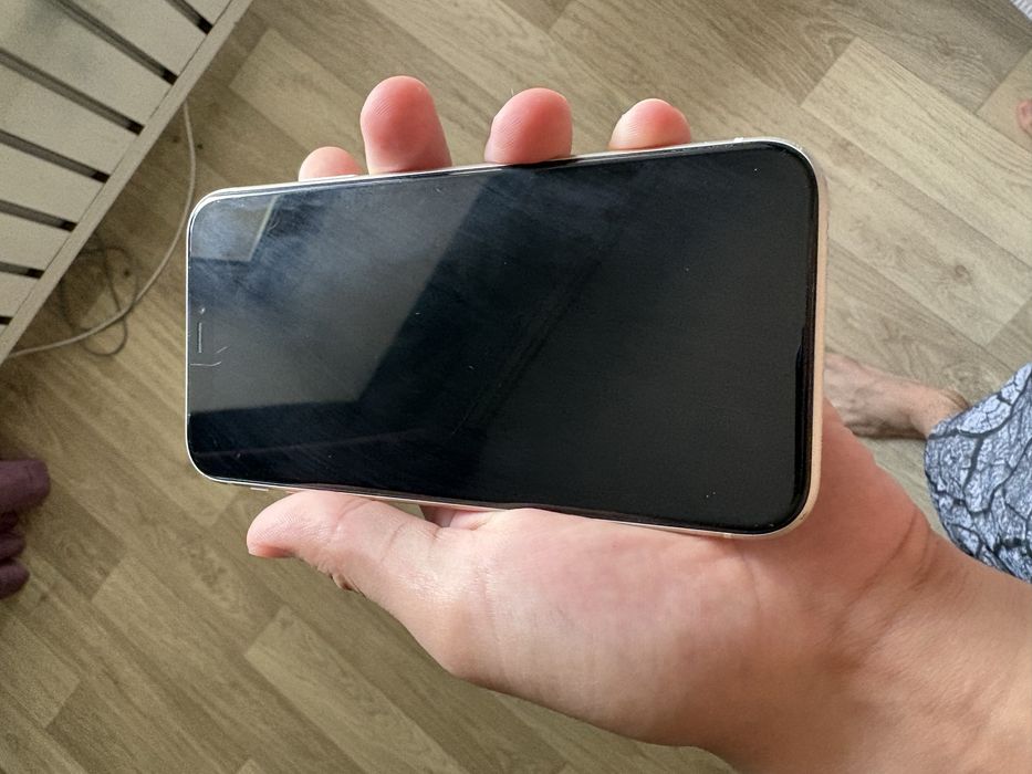 Продам Iphone 11 82акб 64гб