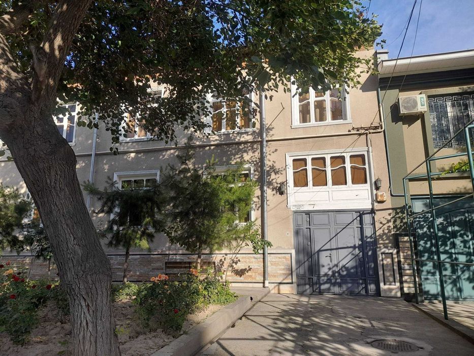 katta oila yoki mehmonxona faoliyat yuritish uchun qulay hovli