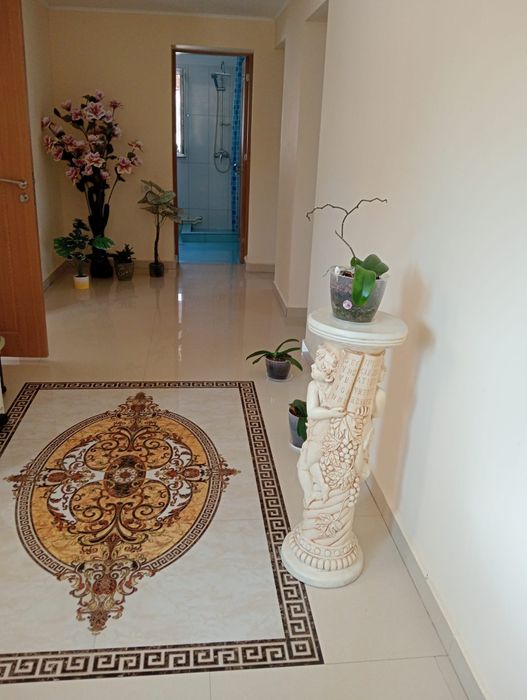 Apartament/Casă cu 3 camere și curte – Oază de liniște și confort