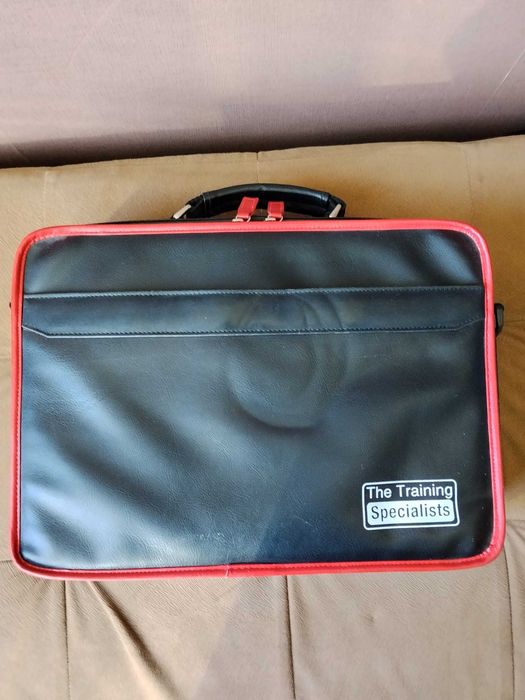 Кожена чанта за лаптоп до 15.6 инча