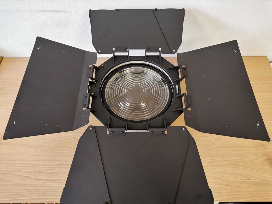 Френелова леща / спот Nanlite FL-20G с фабрични клапи (Barndorf)