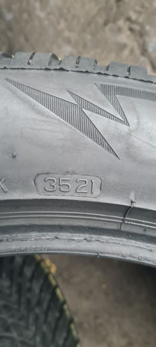 4 anvelope iarna Bridgestone 255/50/19.Pretul este pe bucata.