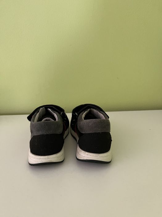 Детски обувки естествена кожа размер 23