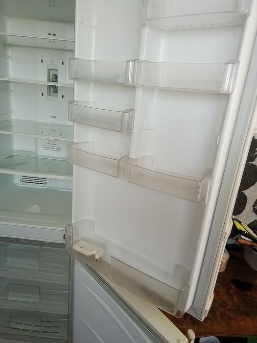 Продам холодильник LG