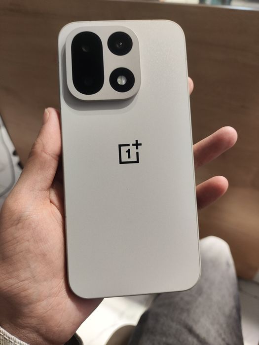 OnePlus 15 iPhone 17 Pro Айфон 17 Про Ванплас