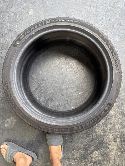 255/40/20 Michelin