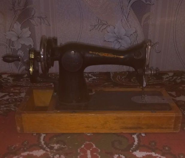 Shveyniy mashina ruchnoy .