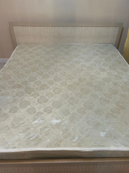 Спальный гарнитур в отличном состоянии