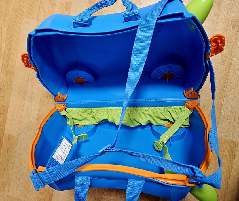 Trunki de vanzare