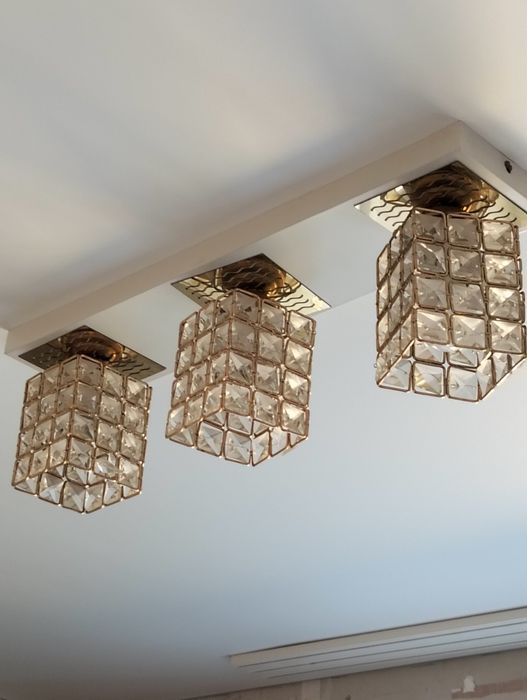 Продам красивую люстру