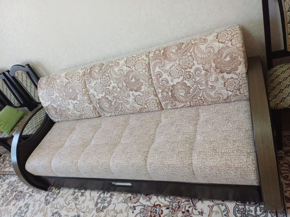 Продам диван в отличном состоянии