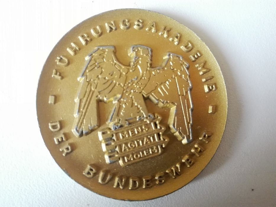 Плакети и фонокарти.