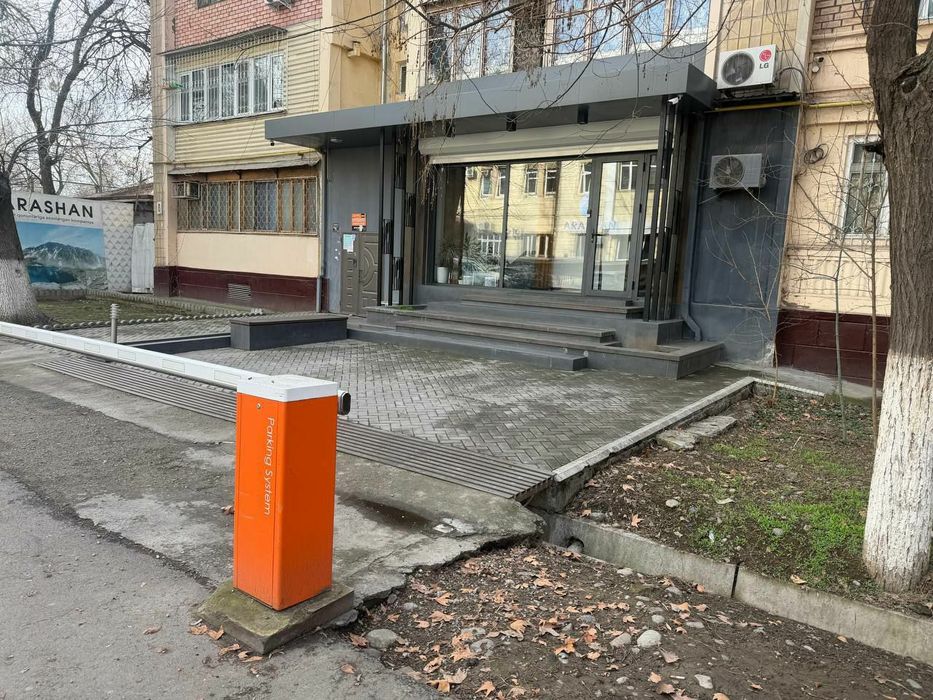 Сдаётся Офис 164м² у ЦУМа! 1 этаж + подвал, готов к работе