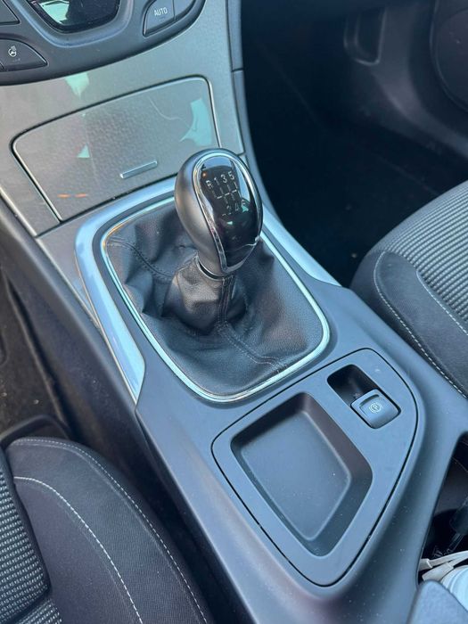 Opel Insignia 2016 limuzina