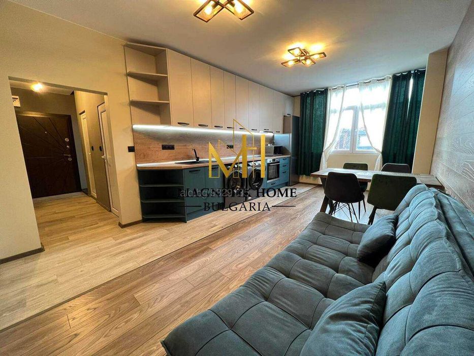 Чисто нов тристаен апартамент на метри от морската градина в ж.к Лазур