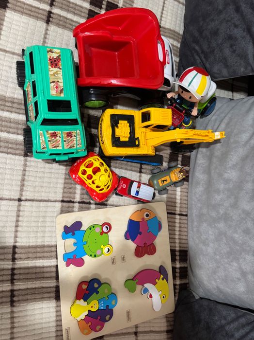 Детские игрушки .