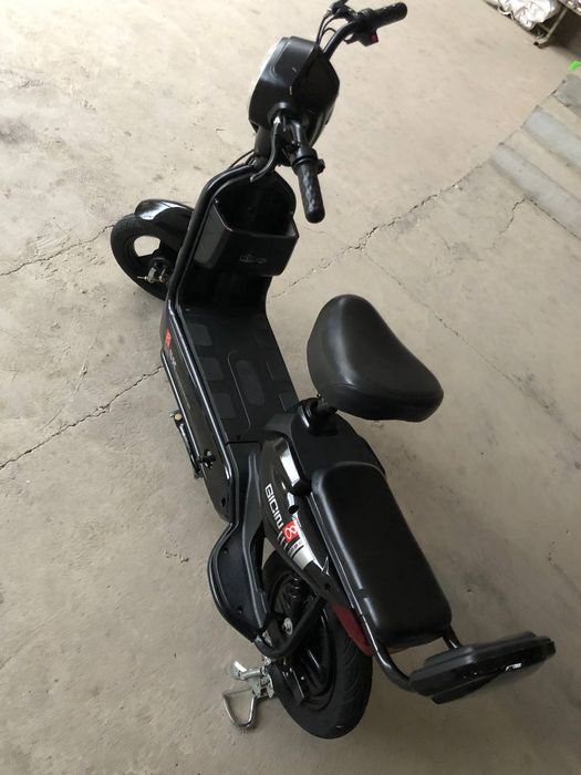 Elektroni skuter sotiladi