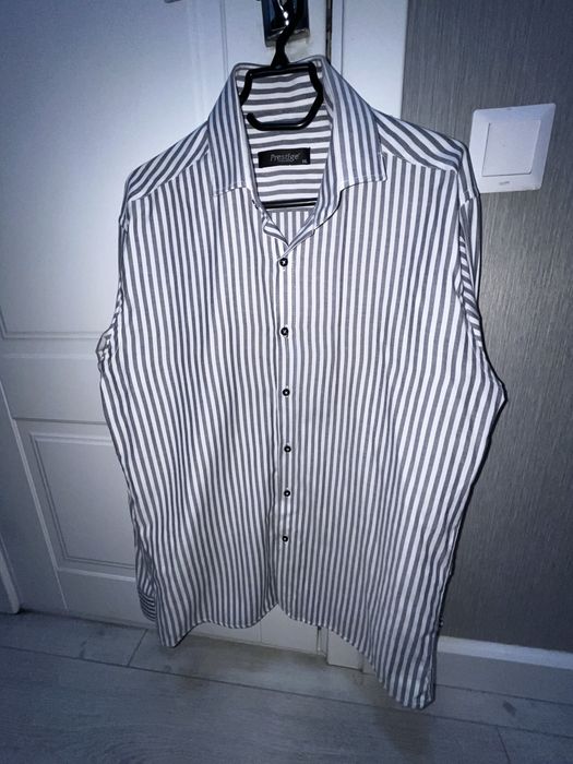 Серая полосатая рубашка в идеальном состоянии ХЛ размер