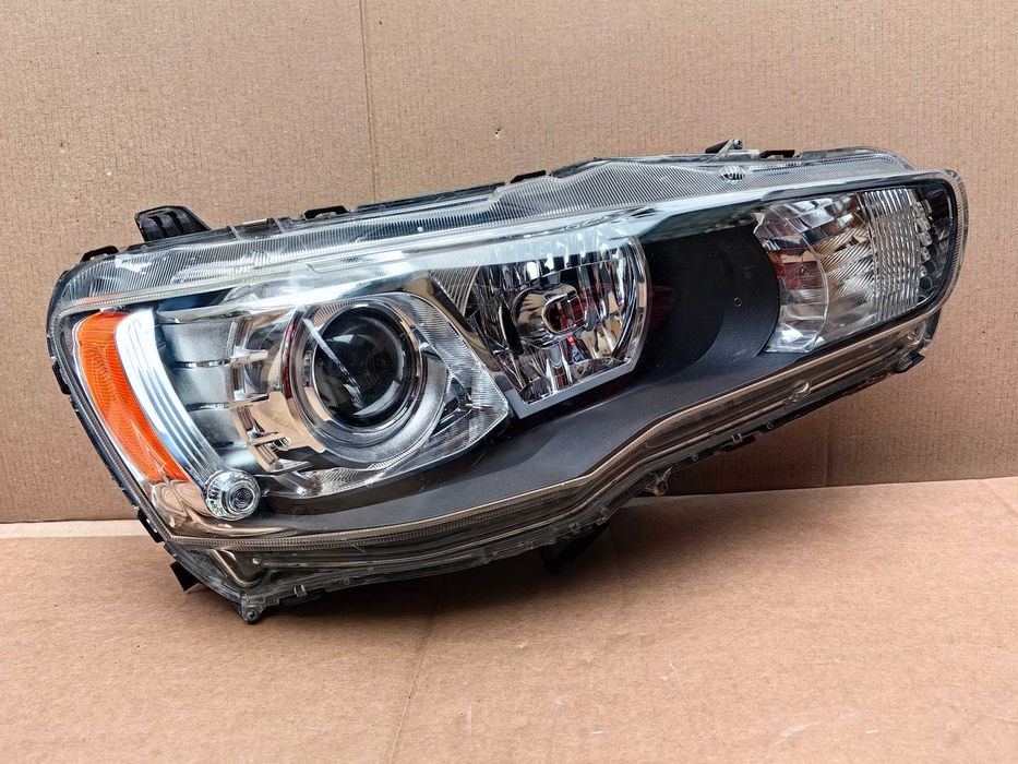 Десен фар за Mitsubishi Outlander 2 Xenon Facelift