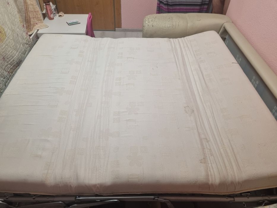 Диван с функция сън