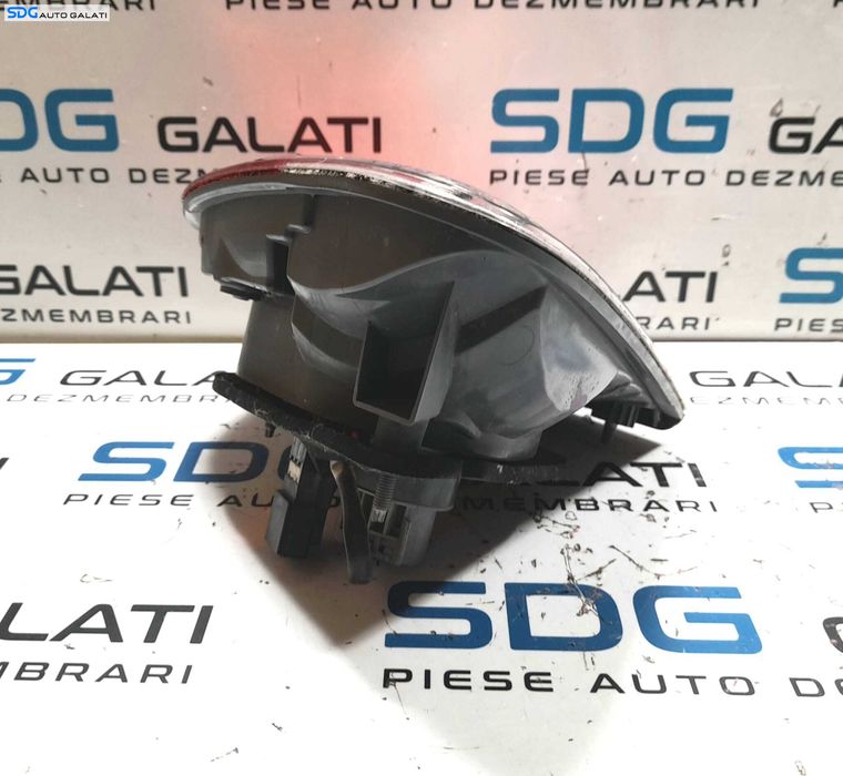 Stop Lampa Tripla Dreapta de pe Haion Haion Portbagaj Toyota Avensis 3 Facelift T27 Break Combi 2009 - 2018 [N0300]