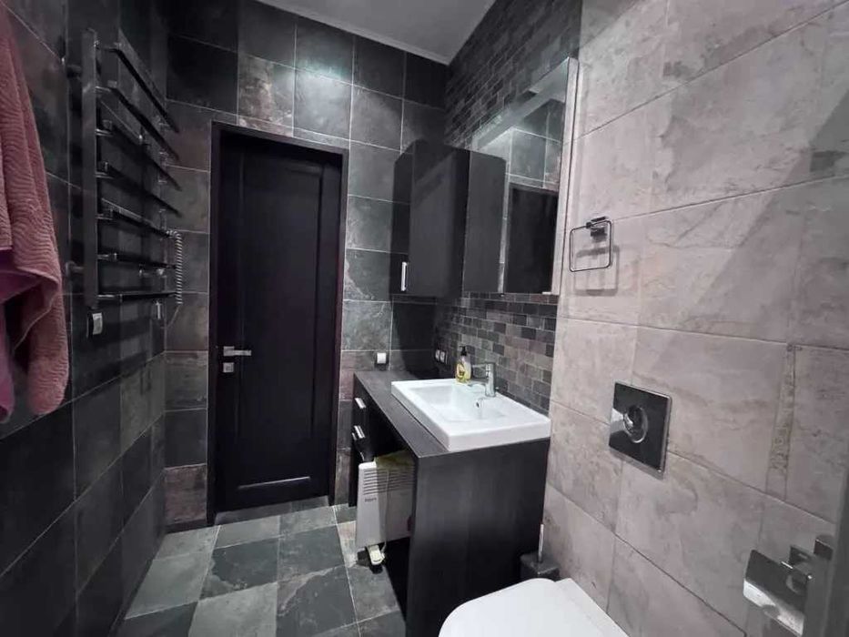 Дава се под наем Двустаен апартамент в София, Център - 56 кв.м за 448.8 € - Снимка #3