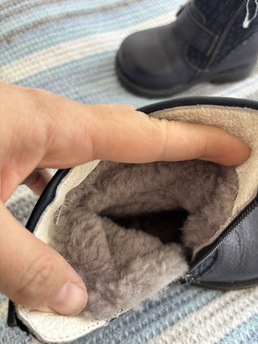 Продам теплые ботиночки