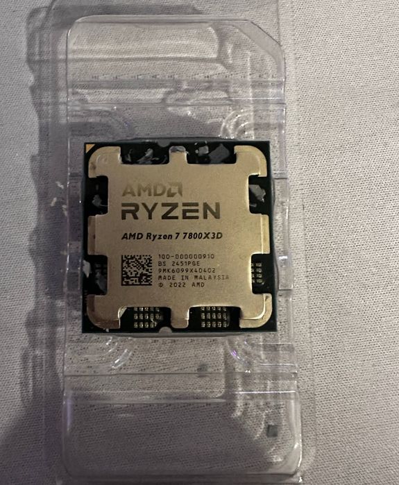Процессор AMD Ryzen 7 7800X3D