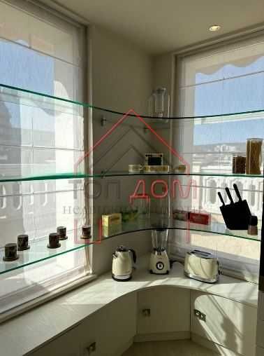 Дава се под наем Двустаен апартамент в Варна, Център - 110 кв.м за 867 € - Снимка #5