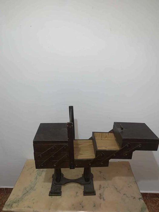 Trusa Mercerie de podea din lemn