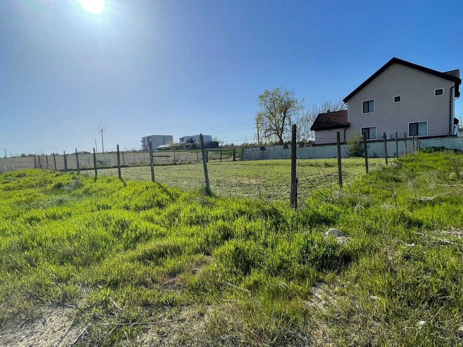 Teren de vânzare intravilan. VÂNZARE ÎN DOUA RATE