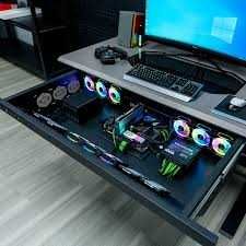 Компьютерный стол (Комп в столе)