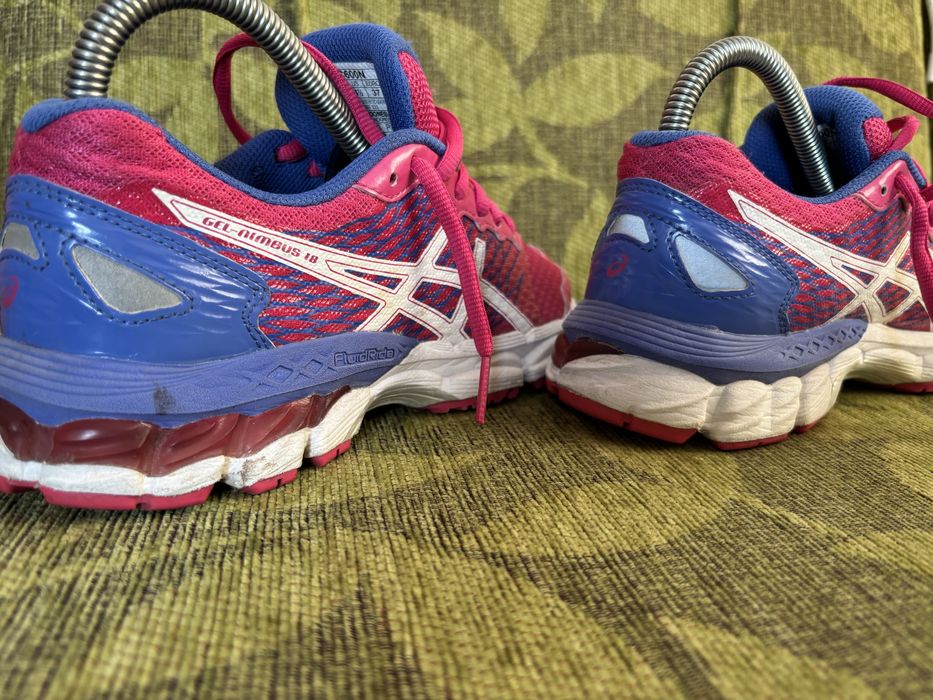 Дамски маратонки ASICS Gel-Nimbus 18